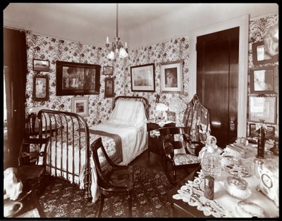 Ein Schlafzimmer in der Residenz von Mrs. Leslie Carter, New York, 1903 von Byron Company